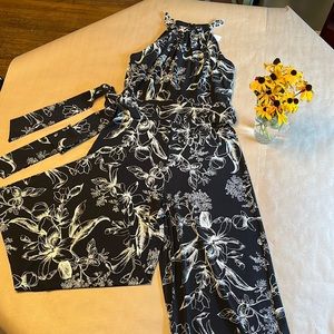 New White House Black Market Jumpsuit Size 00 Black and White
